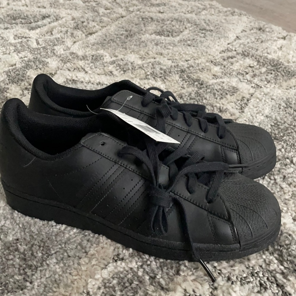 Adidas Core Black Superstar (shell toe)